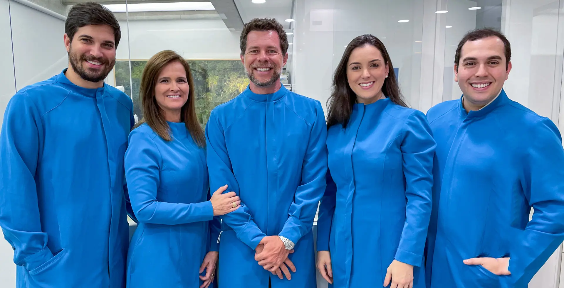 Equipe clínica Simone Carrara — corpo clínico especializado em DTM e Odontologia em Brasília